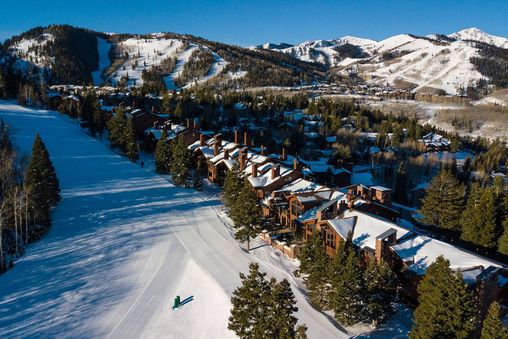 Ski-in Ski-out access