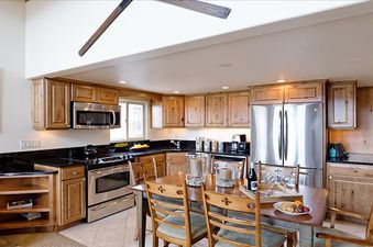 Crestwood One Bedroom Loft Premier
