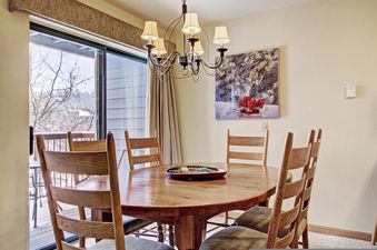 03 Dining Area