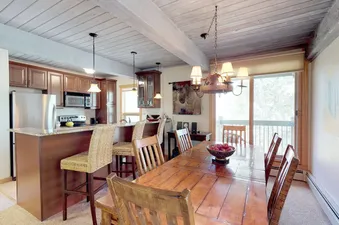 02 Kitchen and Dining