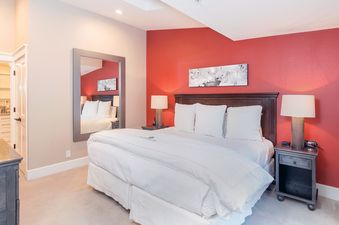 River Club 303