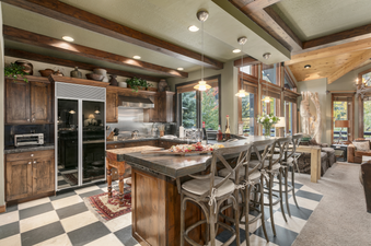 Trails End Lodge 13