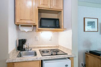 Mountainside Inn 411