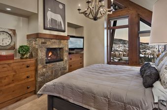 05 Diamond Peak Primary Suite