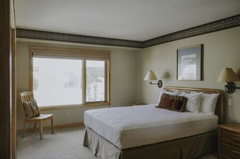 02 Shoshone Condominium Hotel One Bedroom