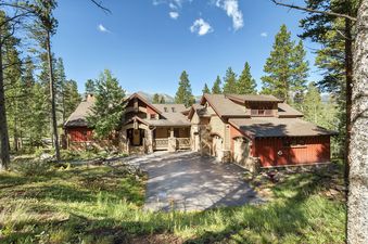 Kodi Lodge Summer Exterior