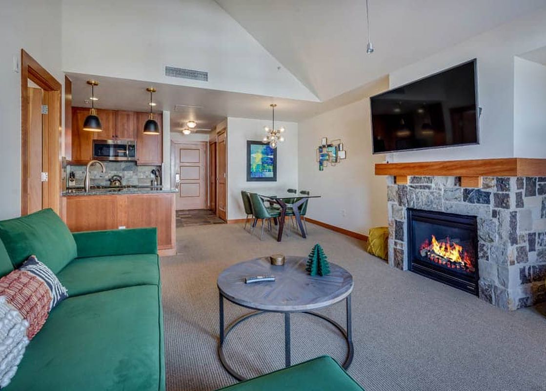 Capitol Peak Lodge 3401