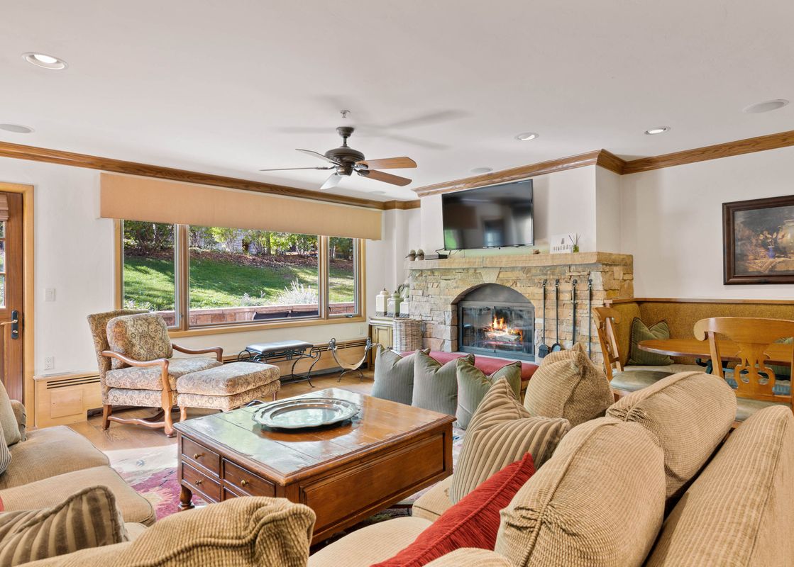 01 Living Room