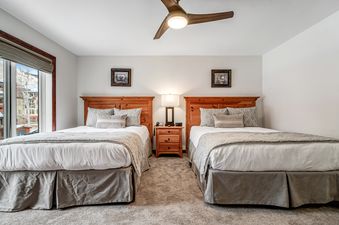 2 Queen Beds