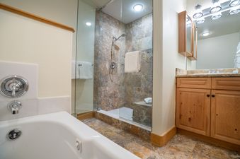 Bear Creek Lodge 303B