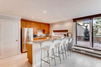 201 kitchen bar
