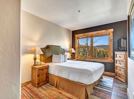 Mountain Lodge Queen Lodge Room