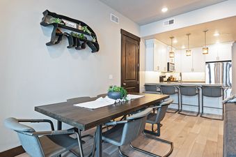 08 Blackstone 1F