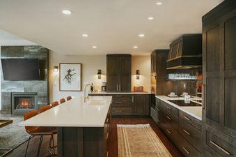 05 Summit Penthouse 1008