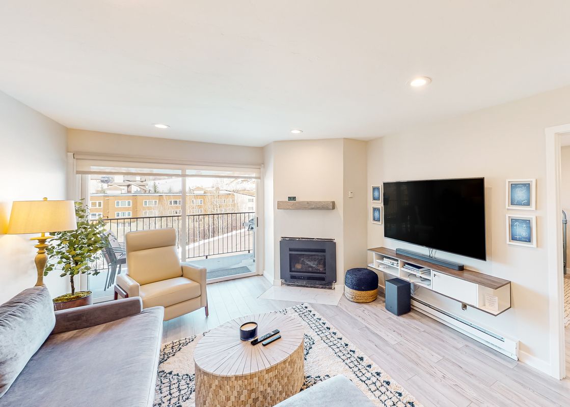 03 Ski Inn Condominium 122