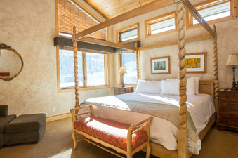 Trails End Lodge 17 Bedroom 1