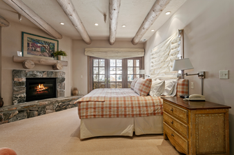 Pine Inn 6