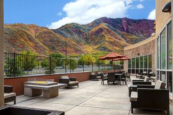 Courtyard Glenwood Springs 1 Bedroom 2 Room Suite