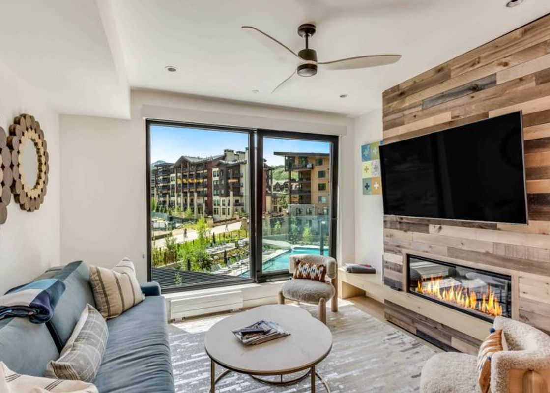 Electric Pass Lodge 307