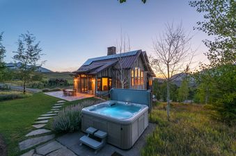 01 Knoll Top Retreat