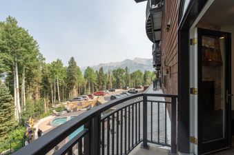 Bear Creek Lodge 207A