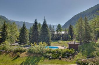 Fallridge boasts a beautiful mountain view and a shared pool.
