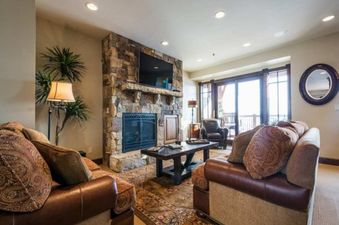 02 Living Room