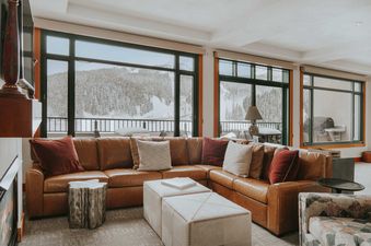 01 Summit Penthouse 1005