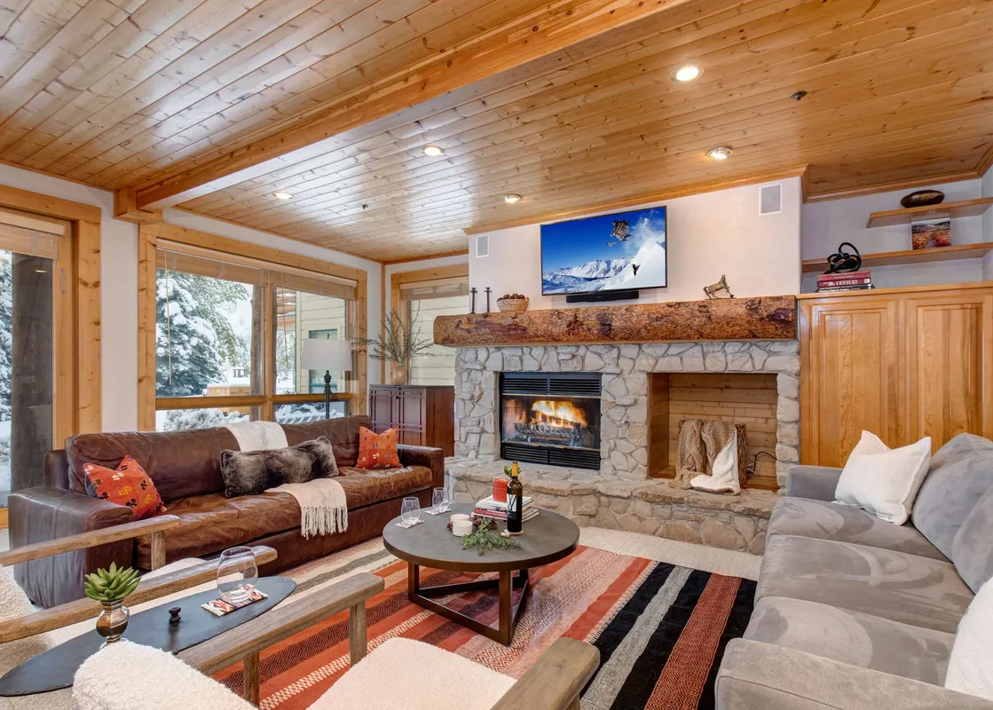 01 Living Room