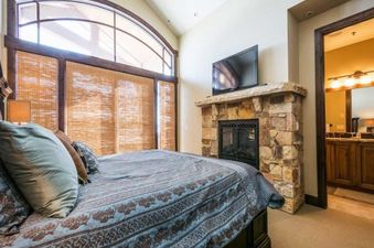 08 Bedroom