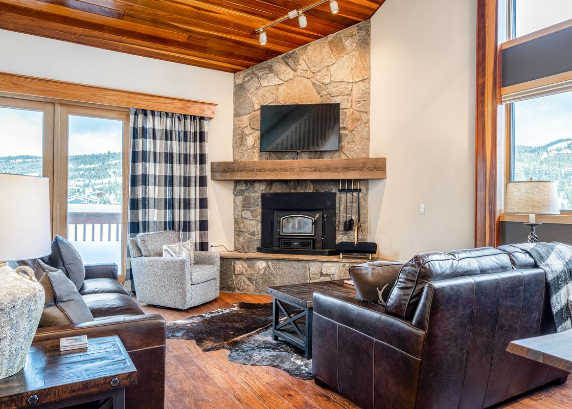 01 Living Room
