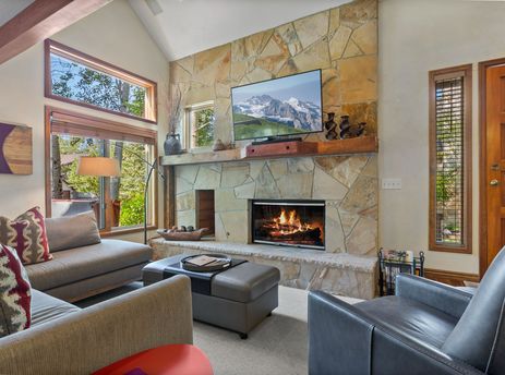 Deer Lake Village 2482