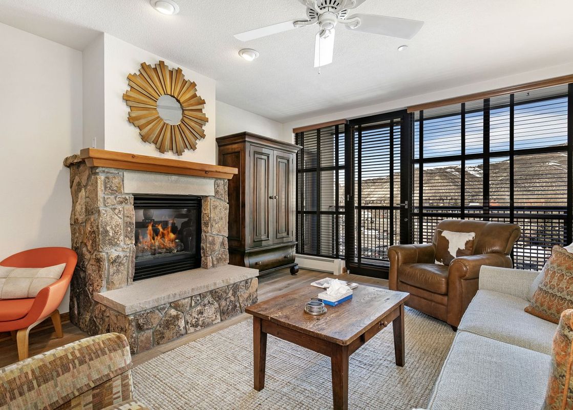 01 Living Room