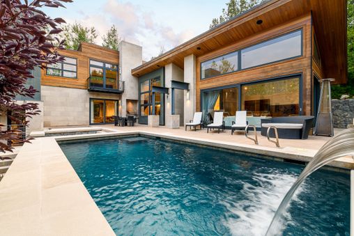 Private Outdoor Pool