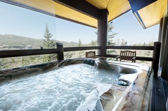Stein Eriksen Lodge Luxury King Room with Mountain View