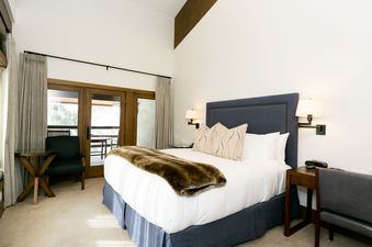 Luxury 3 Bedroom Suite with Mountain Views