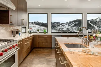 13 Abode at Aerie View