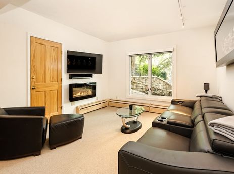 01 Living Room