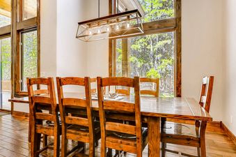 09 Dining Area
