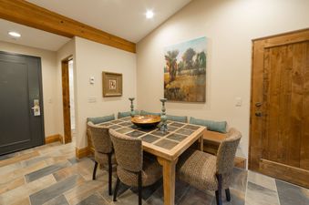 Chateaux Studio Dining