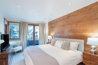 05 Bedroom
