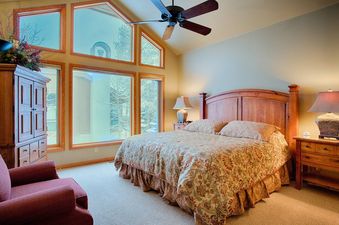 One Breckenridge Place 12