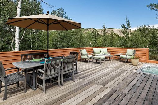 Private Outdoor Hot Tub