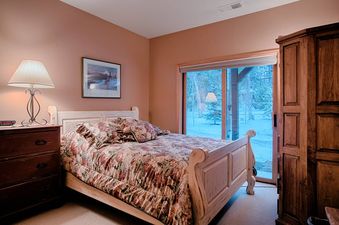 One Breckenridge Place 32