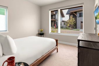 10 Queen Bedroom Lower Level