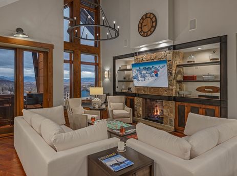 01 Diamond Peak Great Room