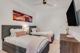 Electric Pass Lodge 305