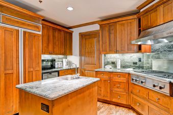 10-McCoy-Peak-Lodge-602-Kitchen-1