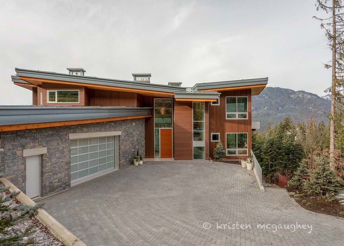 01 Trails End Estate Exterior
