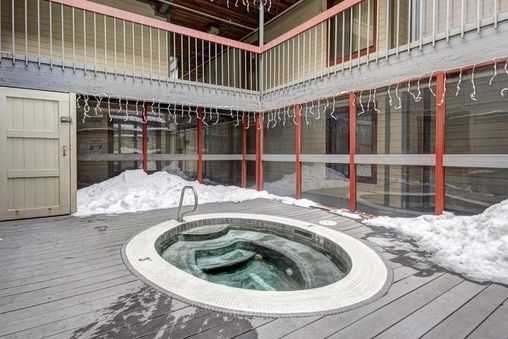 Outdoor Community Hot Tub